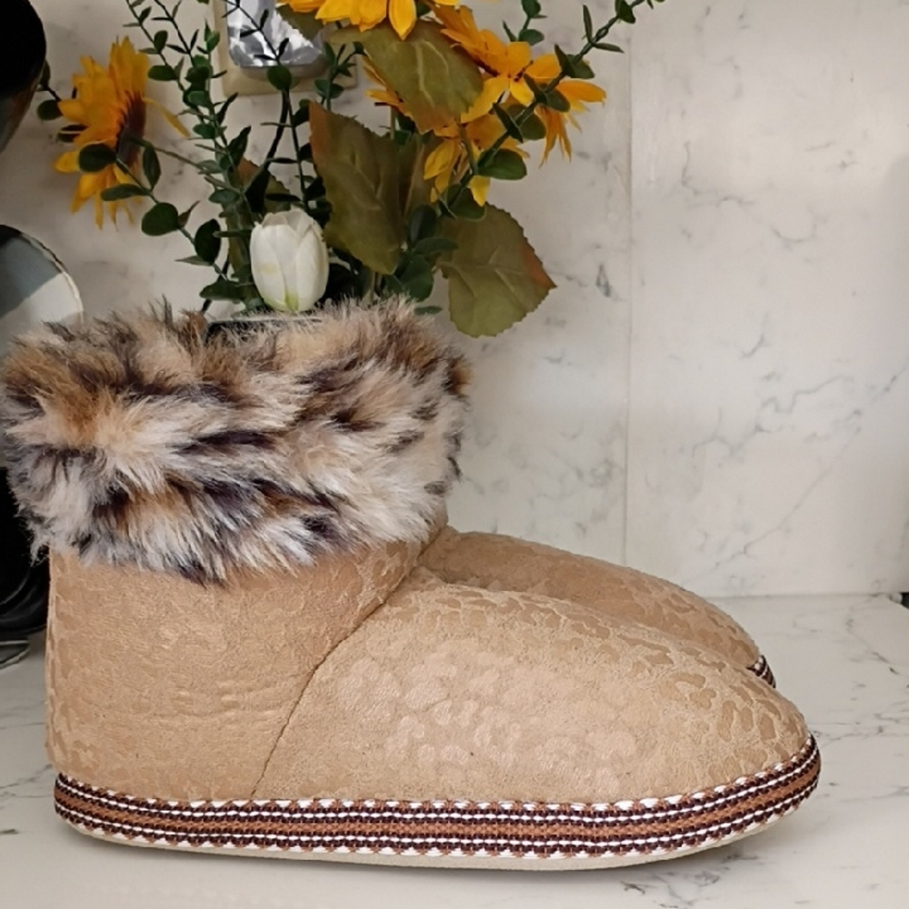 Pj Couture Tan Faux Fur Women's Slippers
